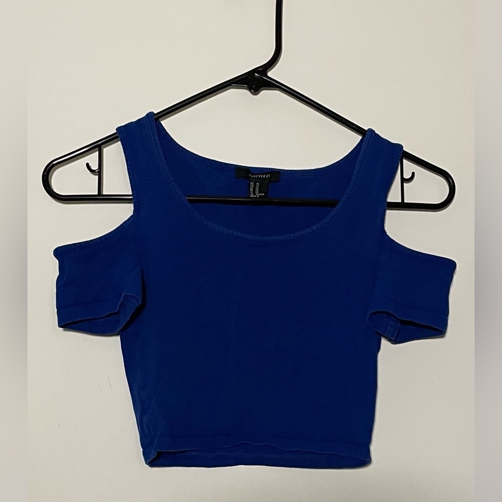 Cold Shoulder Crop Top
